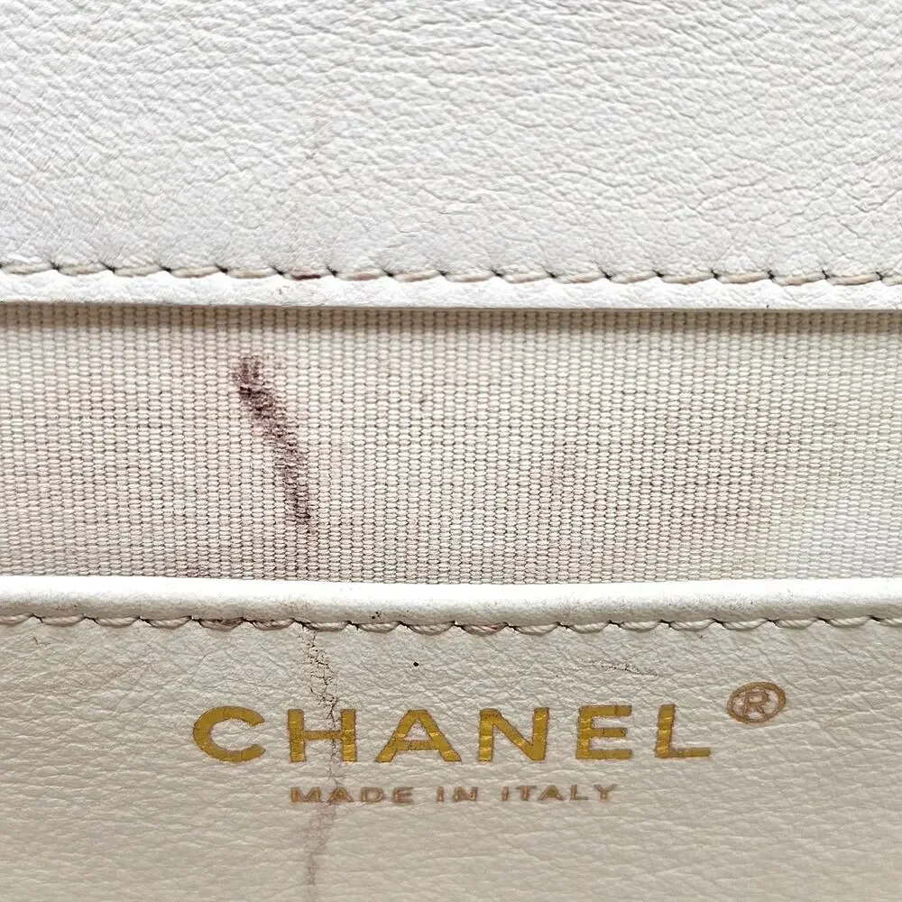 Chanel Quilted Messenger Crossbody Flap Bag White Lambskin Gold Hardware